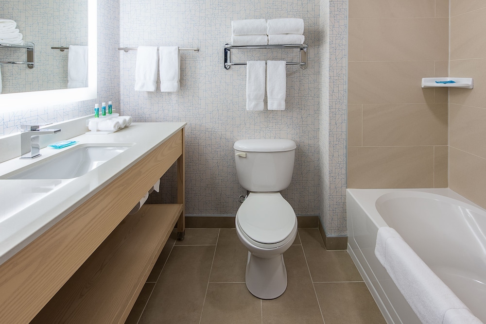 Holiday Inn Express And Suites Halifax Bedford 18/64