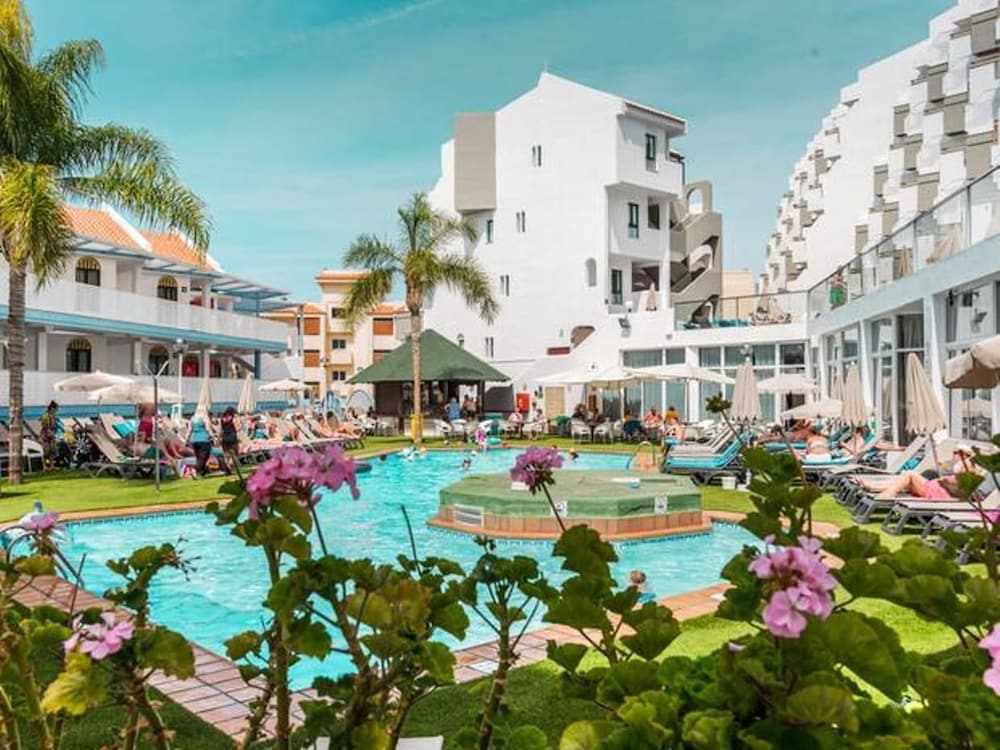 Playaolid Suites And Apartments 2/45