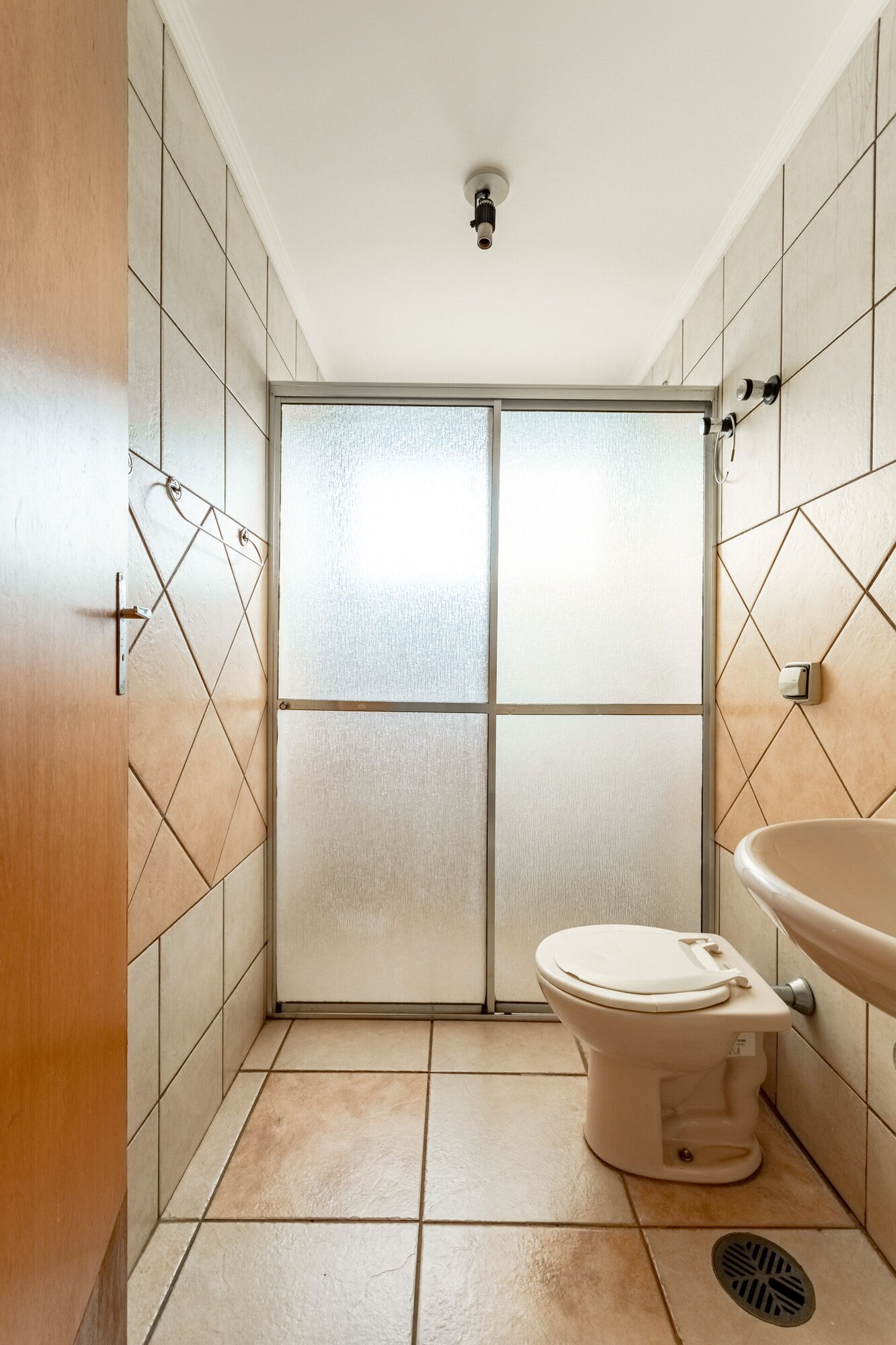 Quadruple Room (1 Double bed + 2 Single beds)، OYO Hotel Vila Rica, Ribeirao Preto 9/10