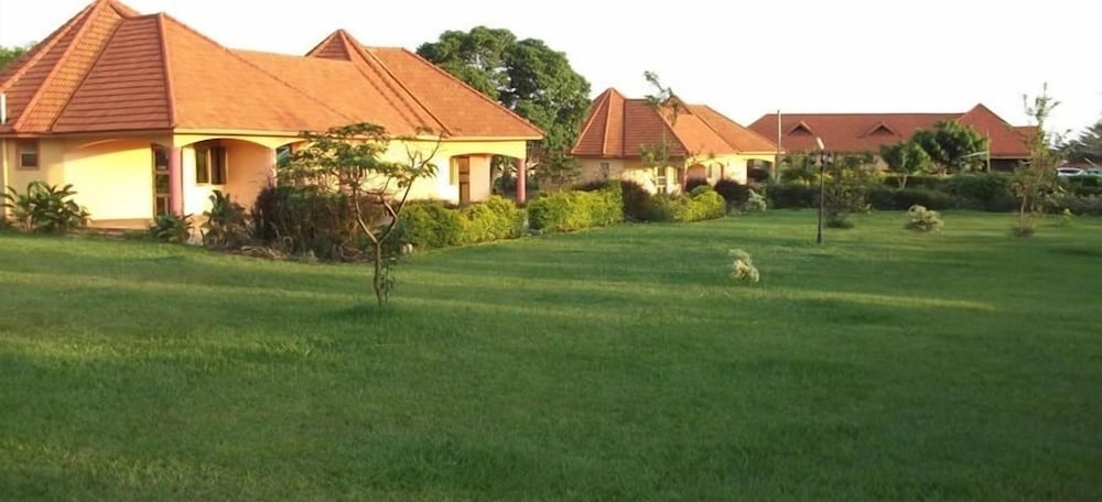Peniel Beach Hotel 33/37