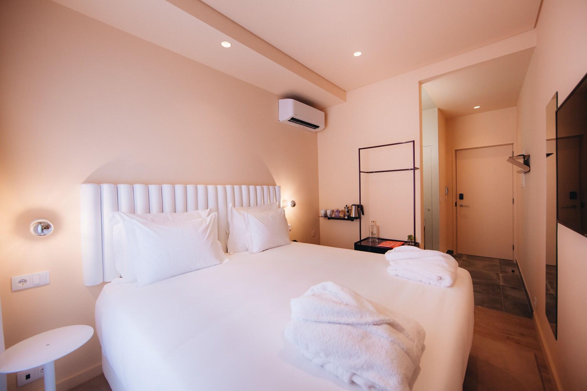 Standard, Double or Twin Bed