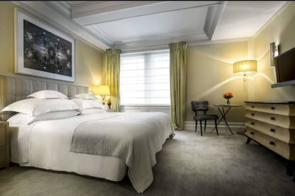 The Mark Hotel 33/80