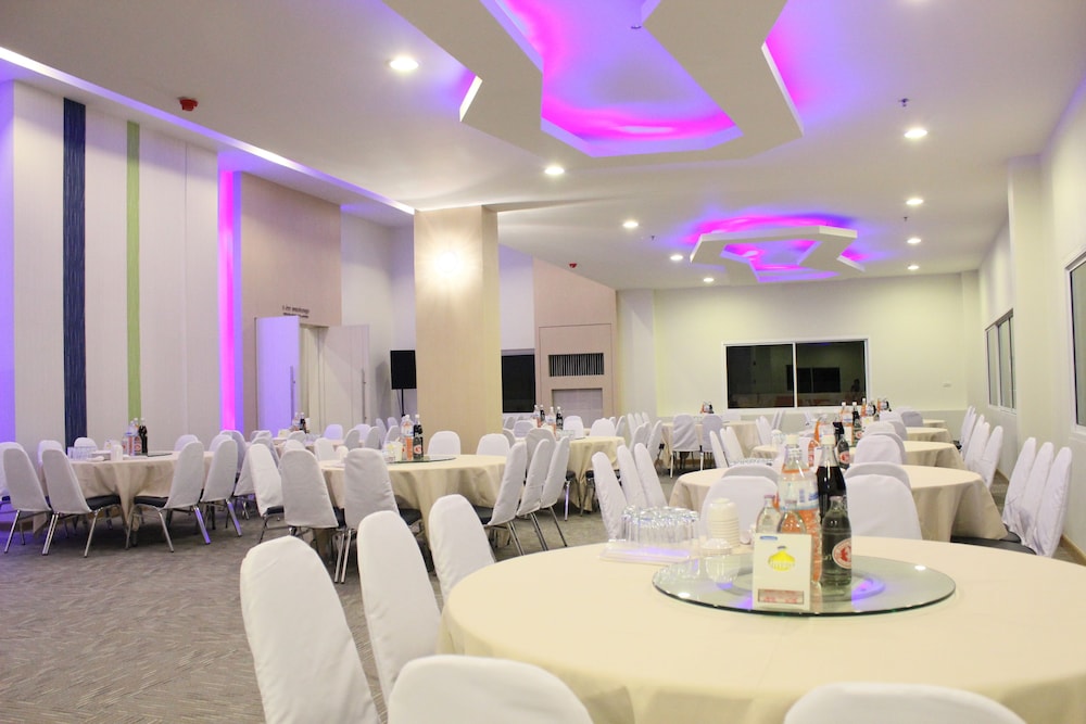 Prachuap Grand Hotel 42/43