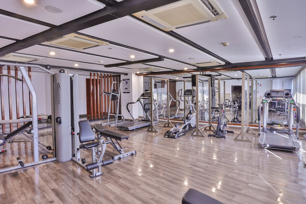 Avari Xpress Multan 32/49