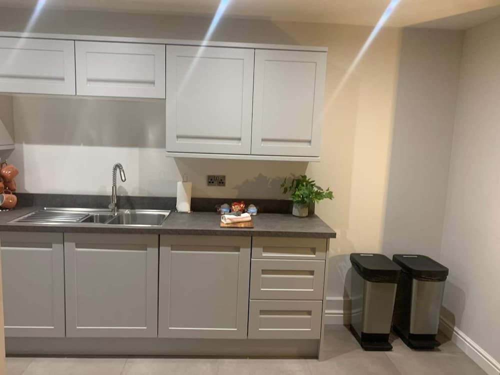 Alfred St Apartment 4/50