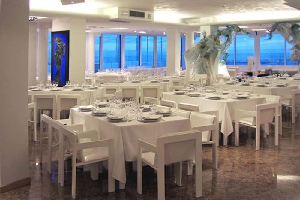 Alexander Museum Palace Hotel 34/44