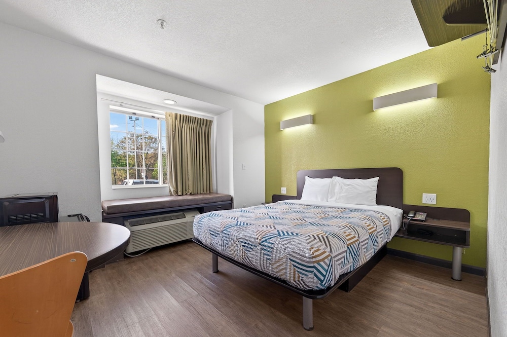 Motel6 Gastonia, NC 24/61