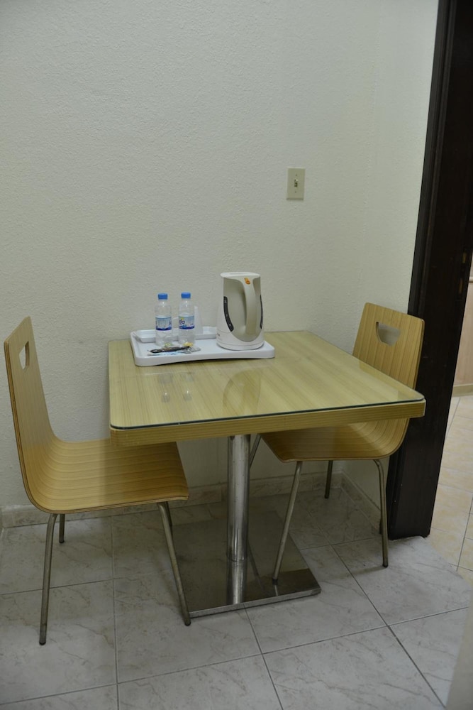 بنايه خليفه(Khalifa Tower Hotel Apartments) 66/69