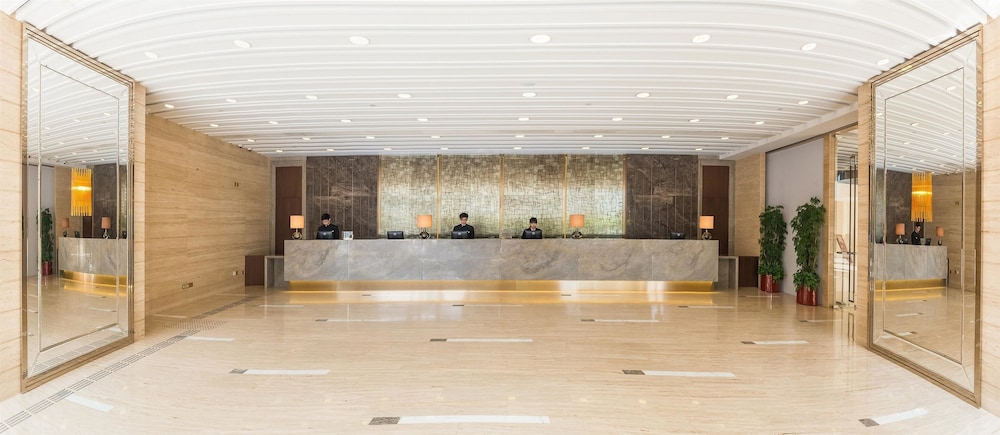 Kowloon Harbourfront Hotel 7/48