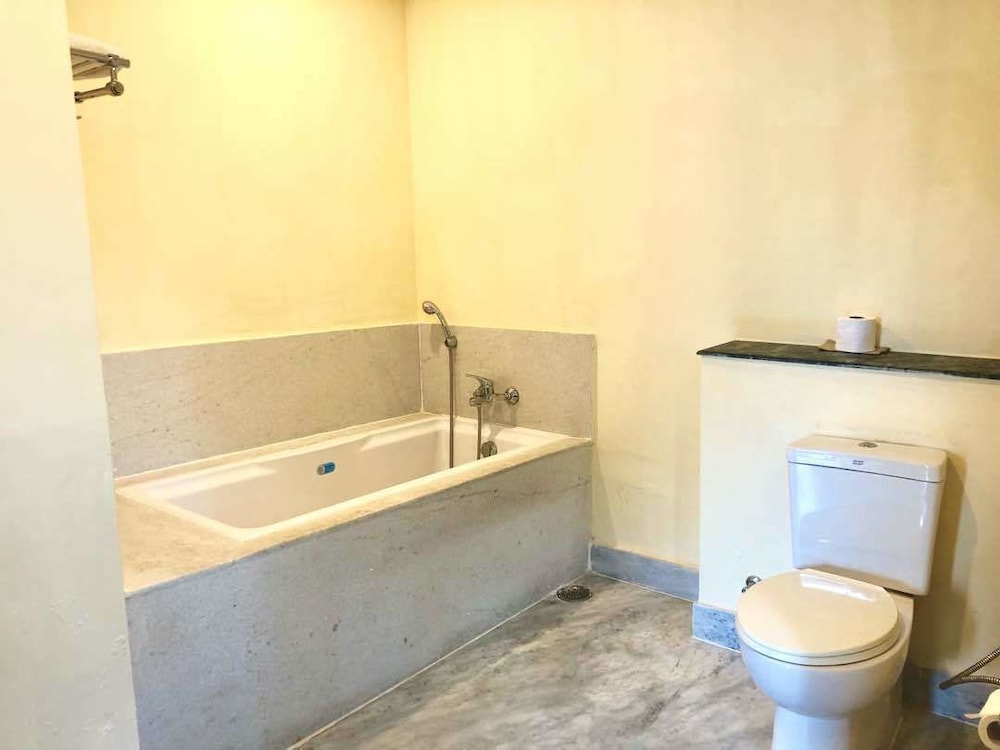 Bhutan Suites 33/34