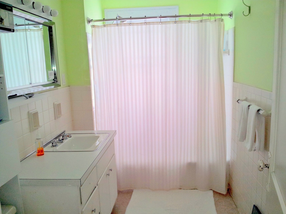 سكن مشترك مختلط بثلاثة أسرّة، The Wayfaring Buckeye Hostel 4/4