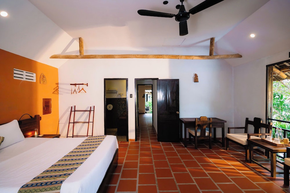 Whale Island Resort 19/68