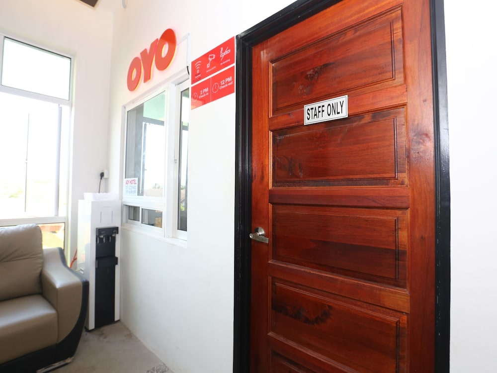 OYO 89678 Ady Hotel 7/23