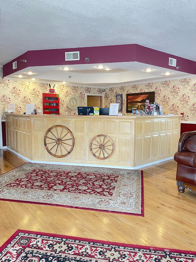 Carriage House Inn 12/61