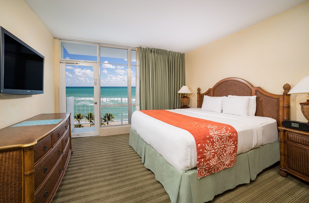 The Sunny Miami Sunny Isles Beach, Curio Collection by Hilton 4/34