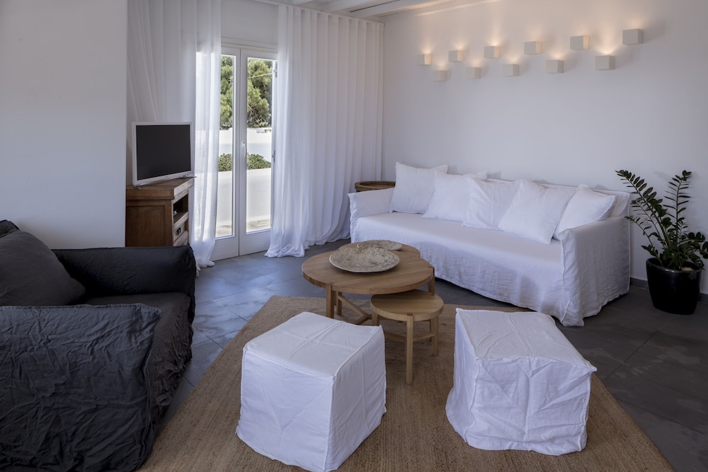 Ostraco Suites 62/75