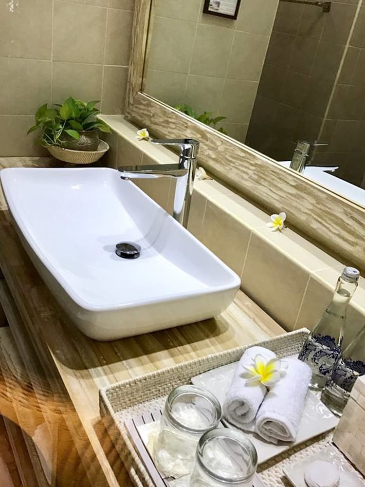 BUNGALOW, DOUBLE BED