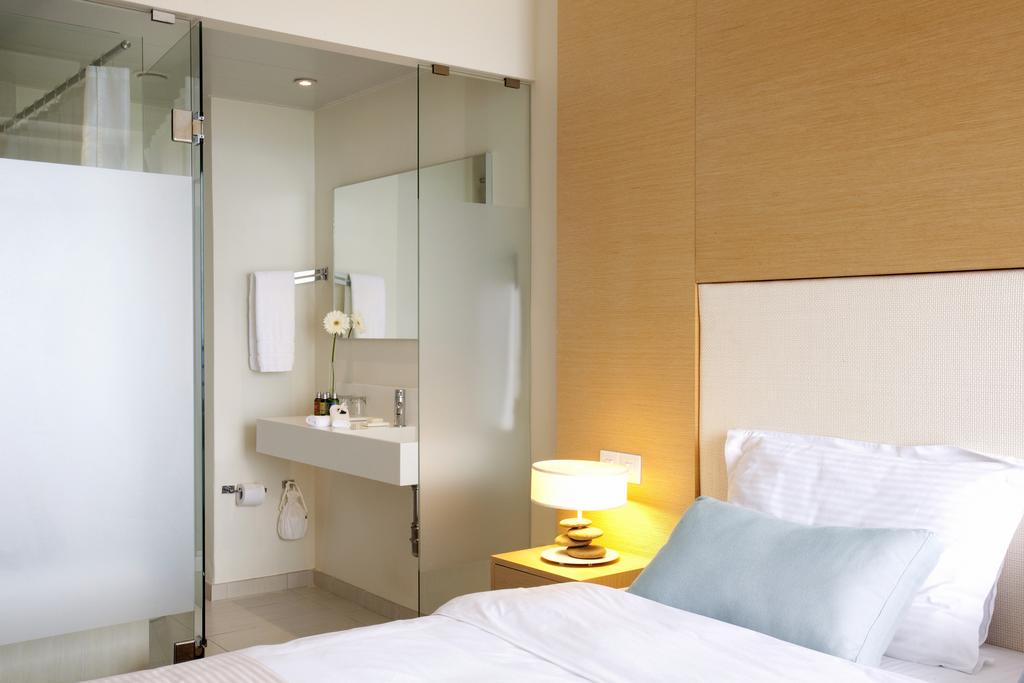 Room, Double or Twin Bed, Lateral Side Sea View