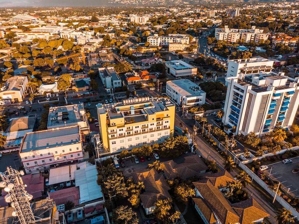 R Hotel Kingston 33/41