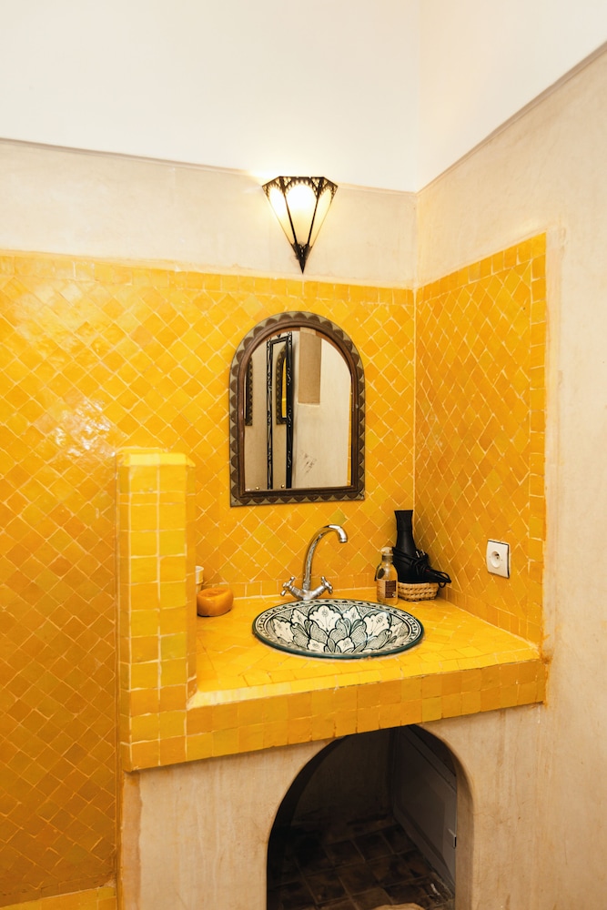 Riad Anya 8/50