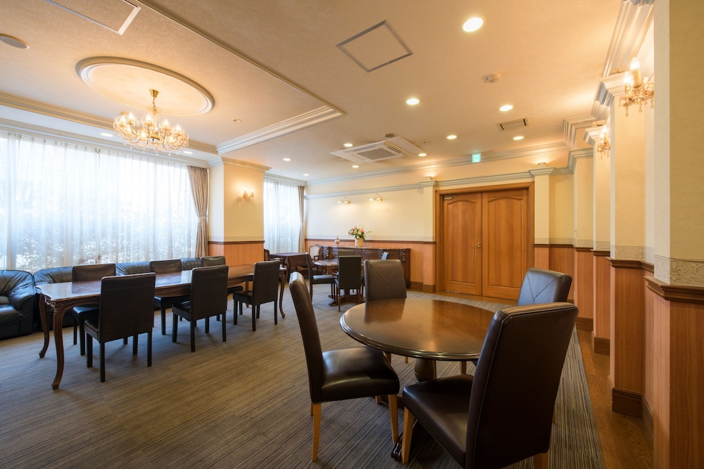 Pacific Hotel Shiroishi 45/58