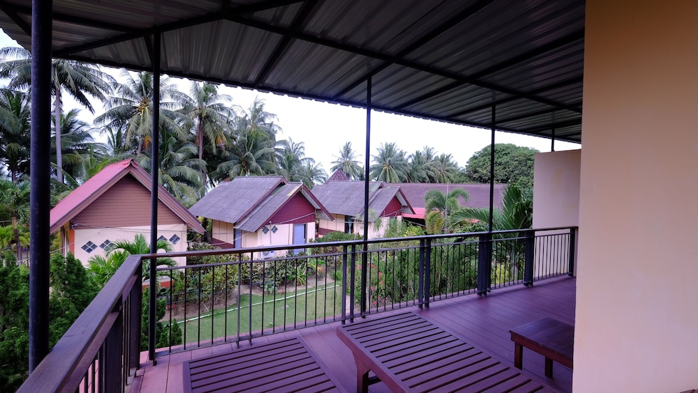 Lolita Bungalows 28/50