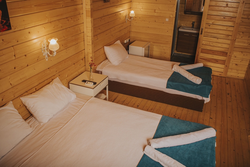 1 BEDROOM, FAMILY, BUNGALOW