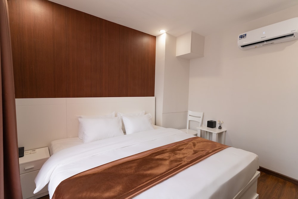 Queen Central Hotel 25/60