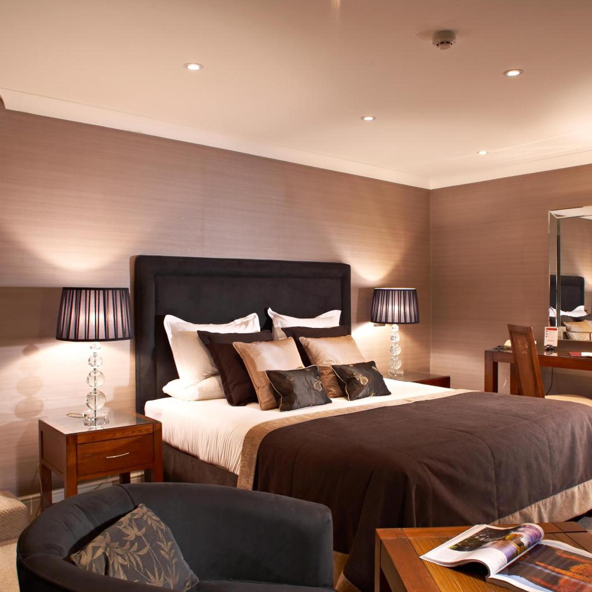 SUPERIOR, DOUBLE OR TWIN BED