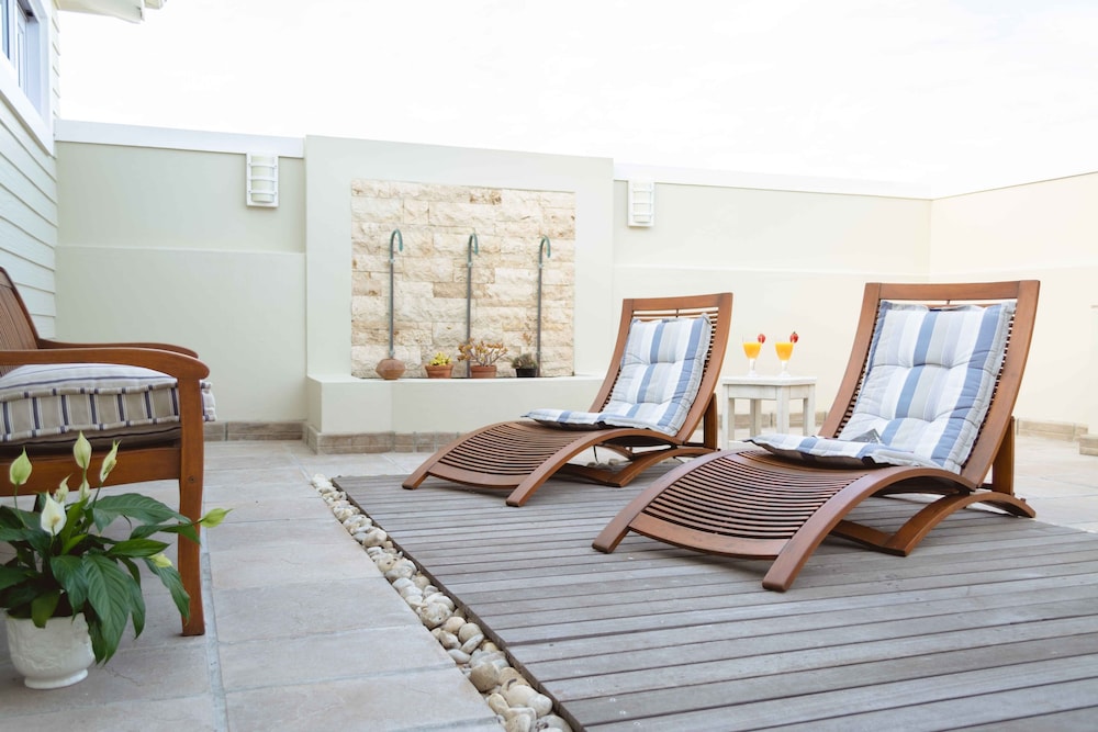 138 Marine Beachfront Guesthouse 26/50