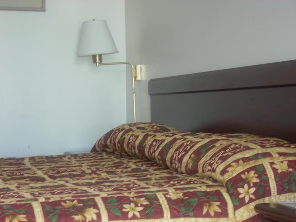 Economy Inn Monterey 21/31