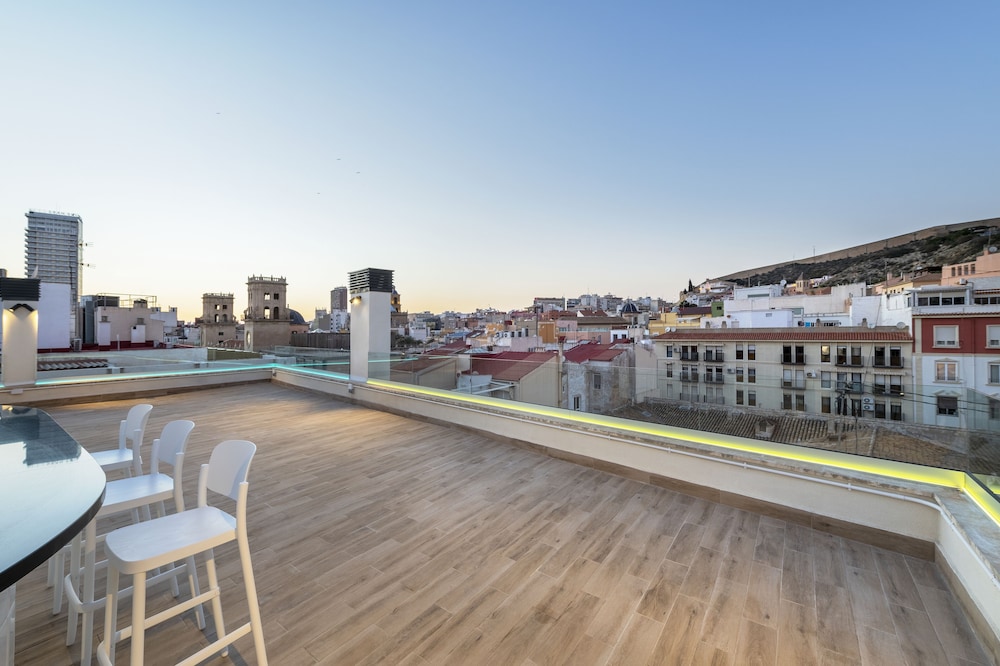 Odyssey Rooms Alicante 43/50