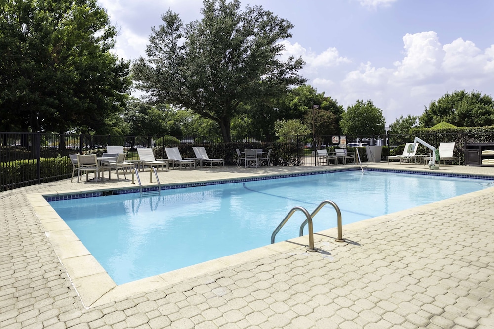 Hyatt Place Dallas/Arlington 36/59