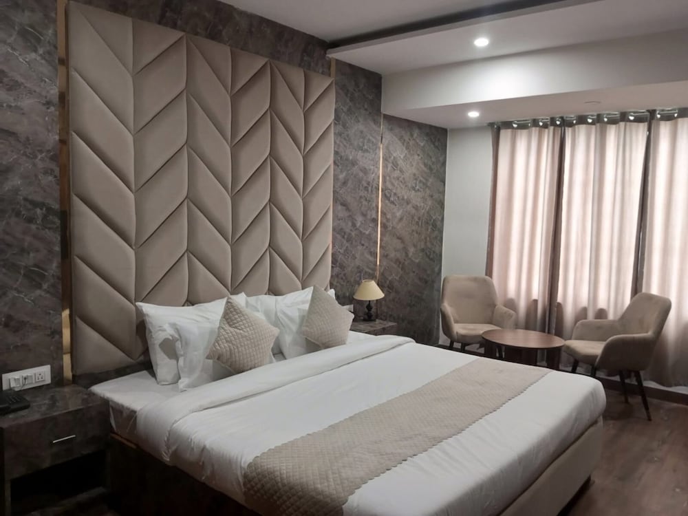 Hotel Nat Grand Regency 6/20