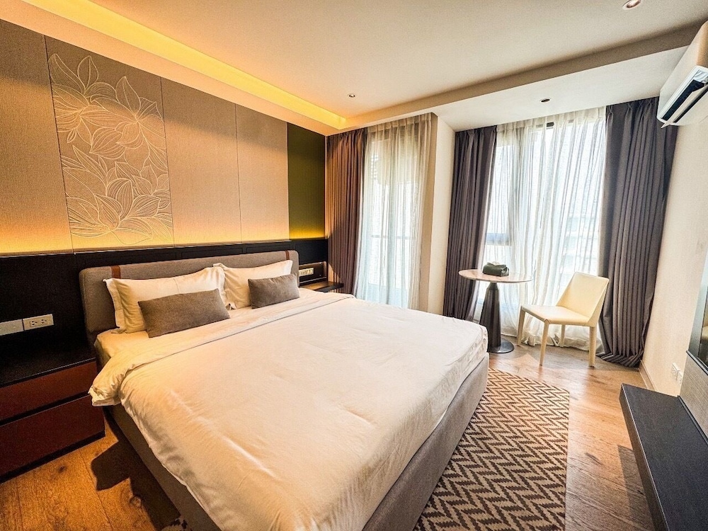 LUXURY, DOUBLE BED