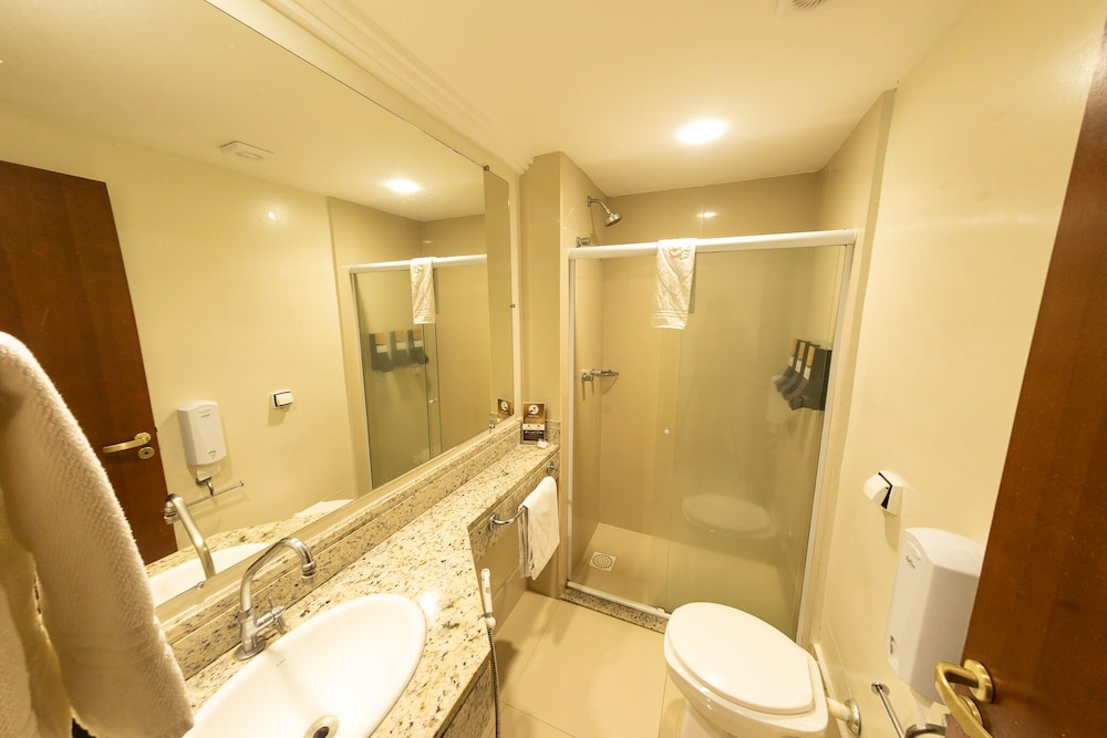 CLASS HOTEL GUAXUPE 49/50