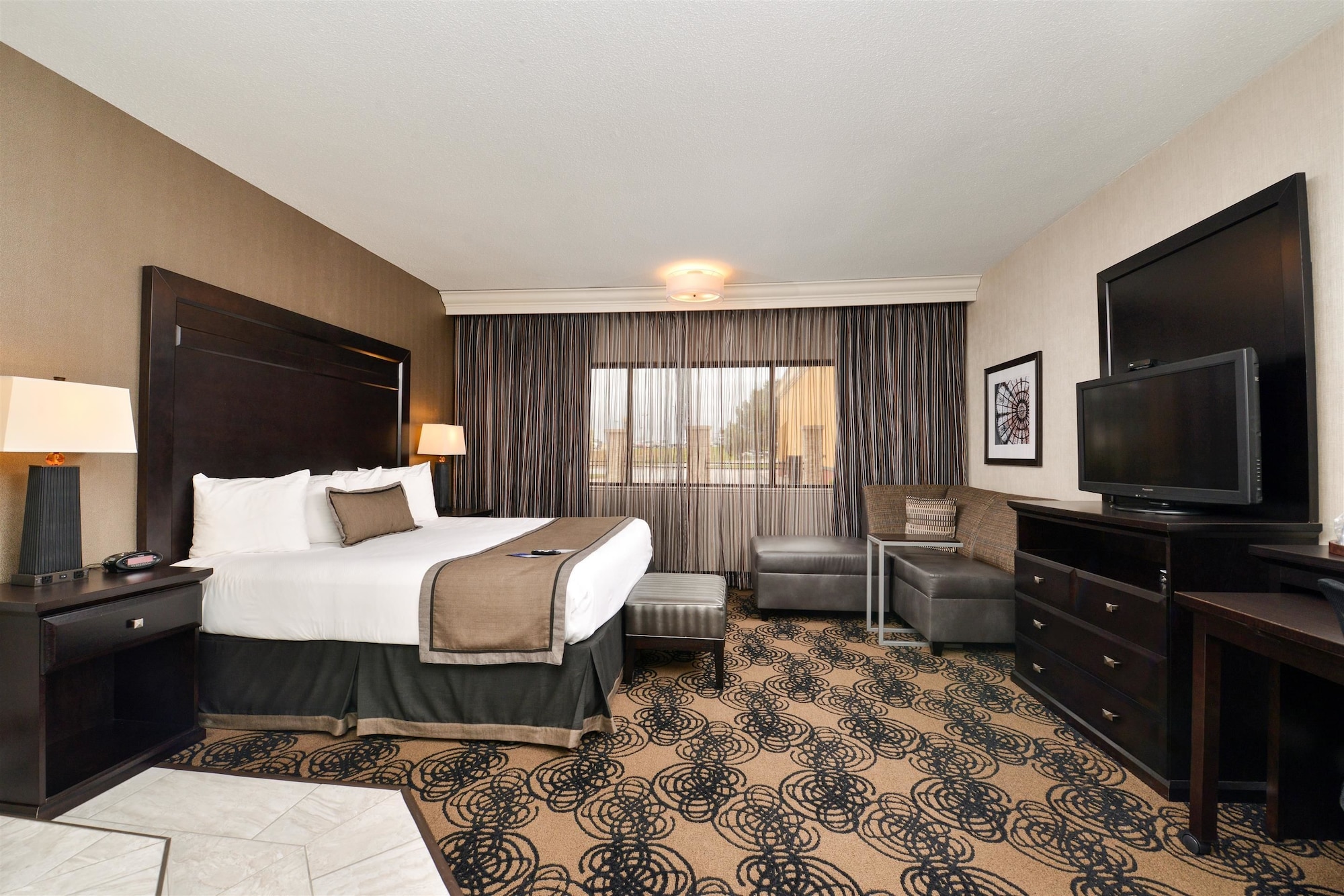 Standard, King Bed, Jetted Tub