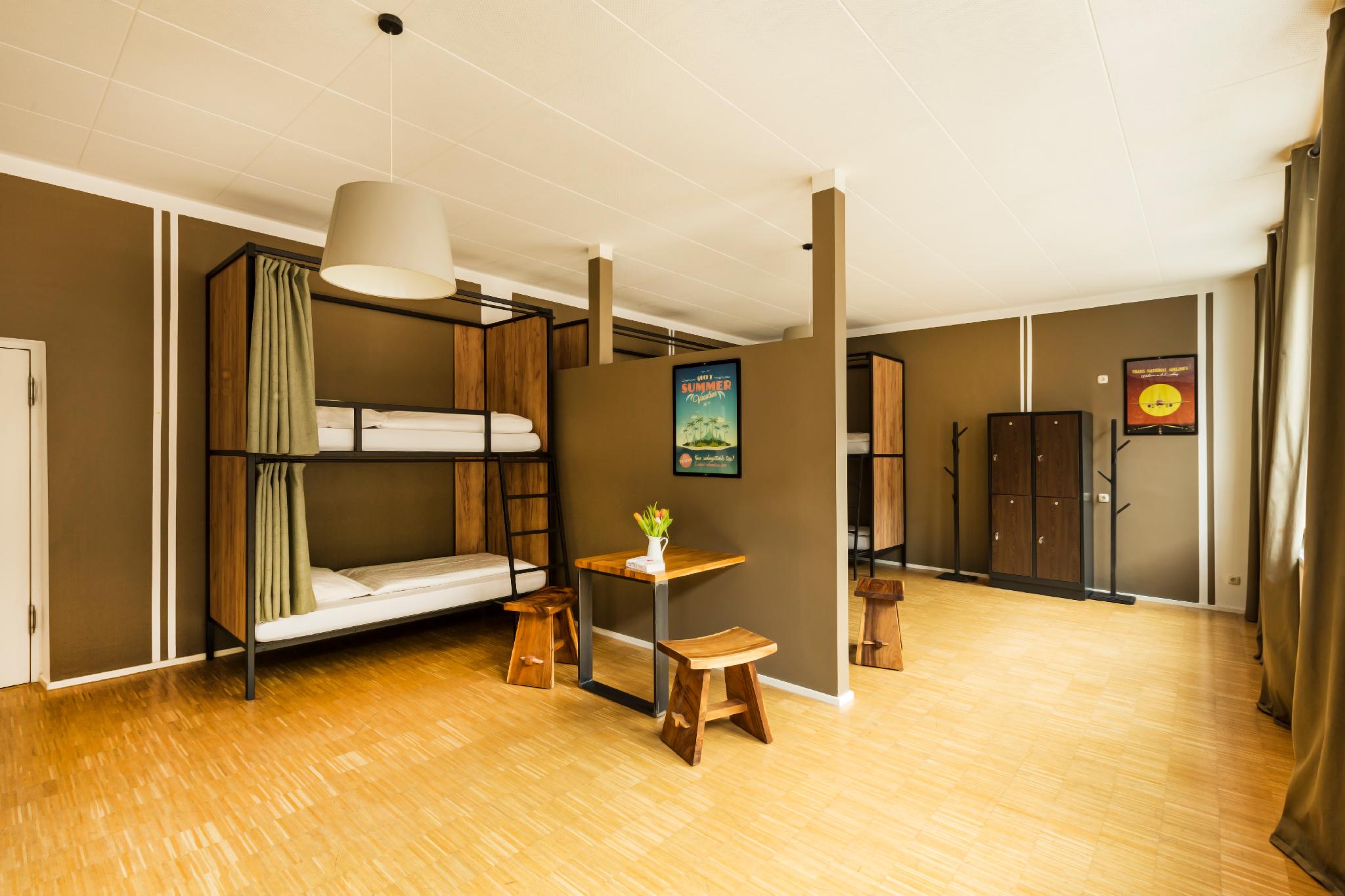 Female Dorm, Female Only, 8 Beds