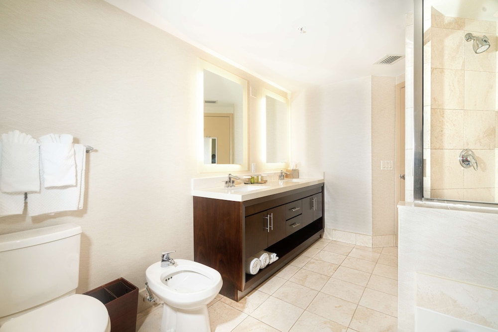 Doubletree By Hilton Ocean Point Resort – North Miami Beach 22/68