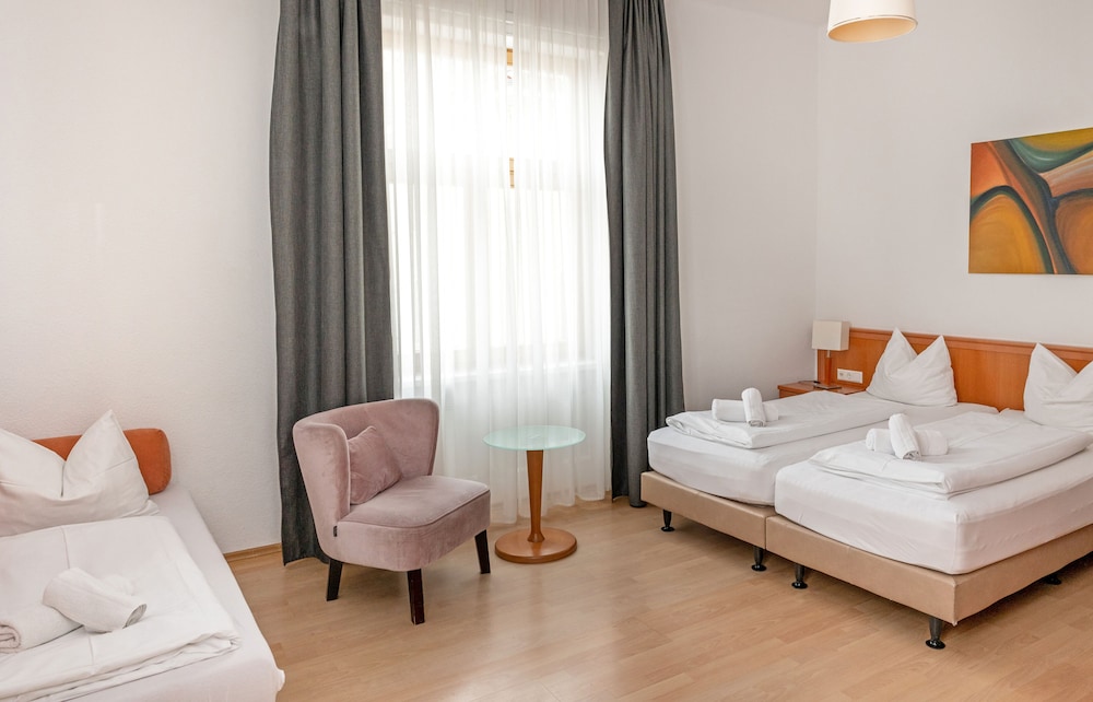 HOTEL GRAF ZEPPELIN 14/62