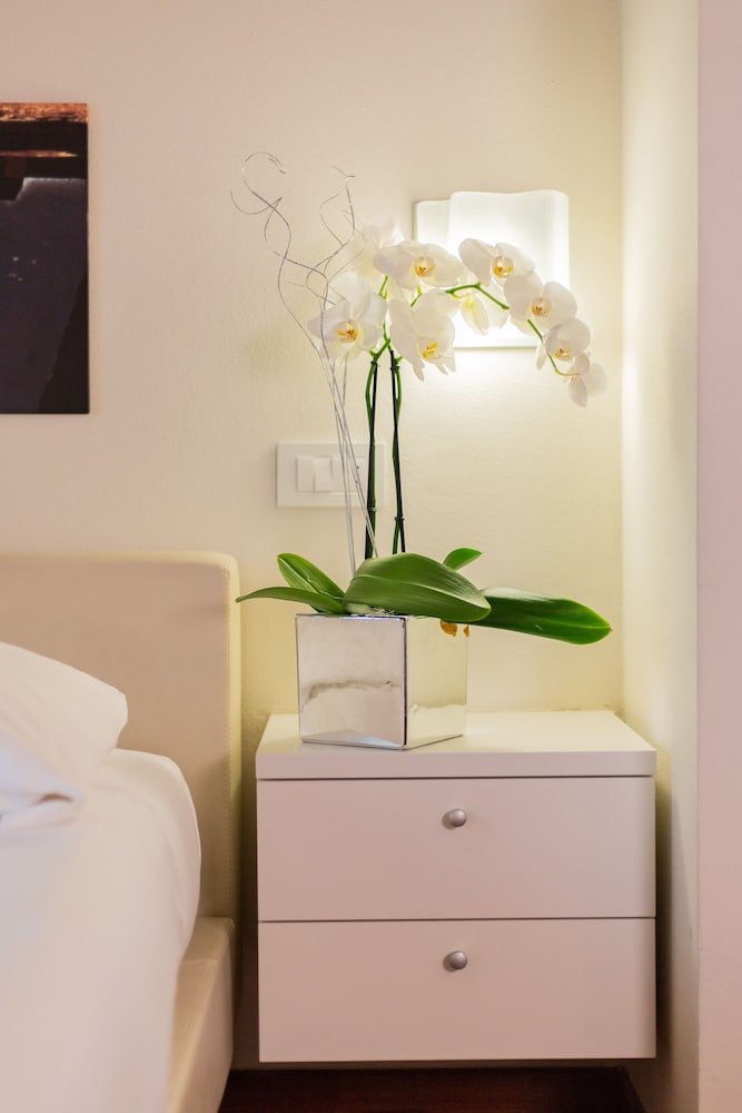ALBERGO LA CASTELLANA 9/26