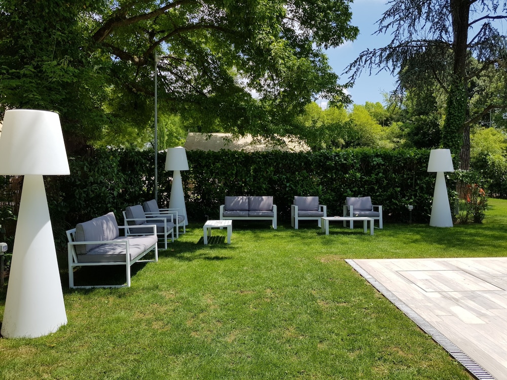 Hotel Hambros Il Parco 8/57
