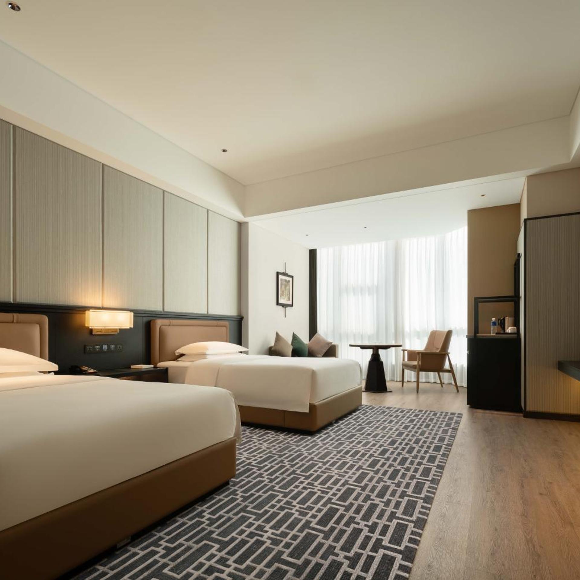 Deluxe, Double or Twin Bed