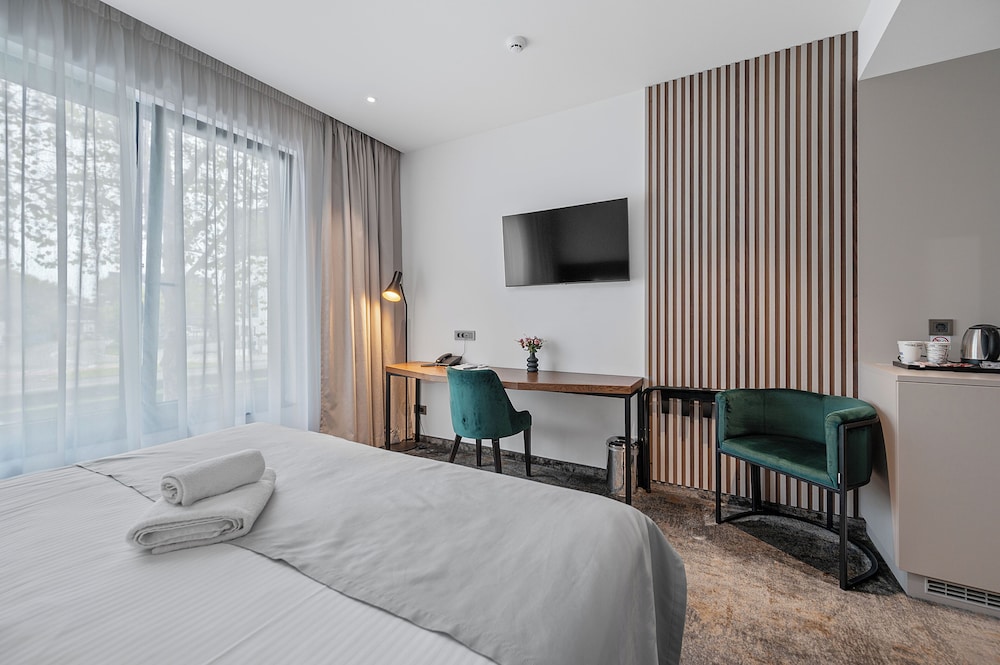 Hotel iNova 18/50