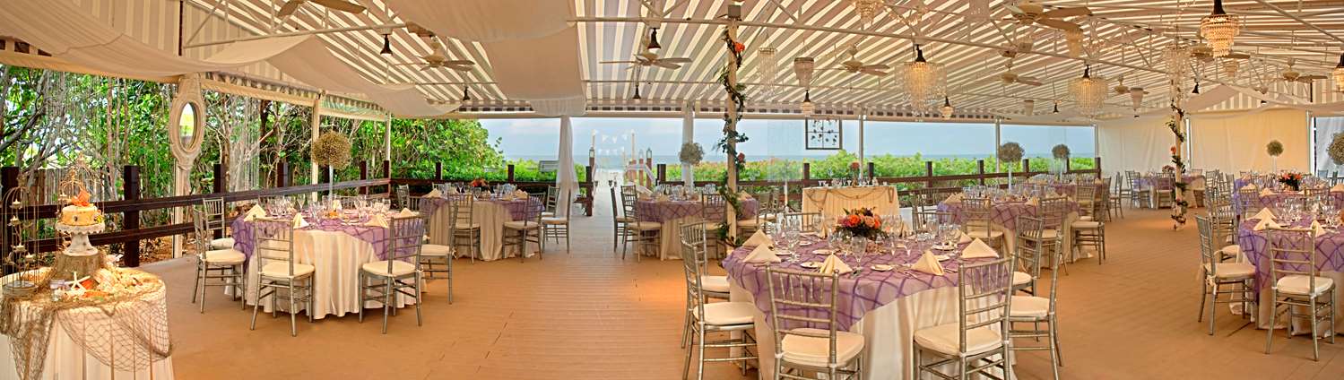 The Singer Oceanfront Resort, Curio Collection by Hilton 39/56
