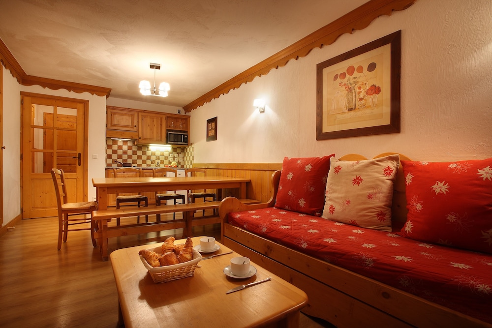 Chalet des Neiges - Oz en Oisans(Sat arr/dep only 28/50