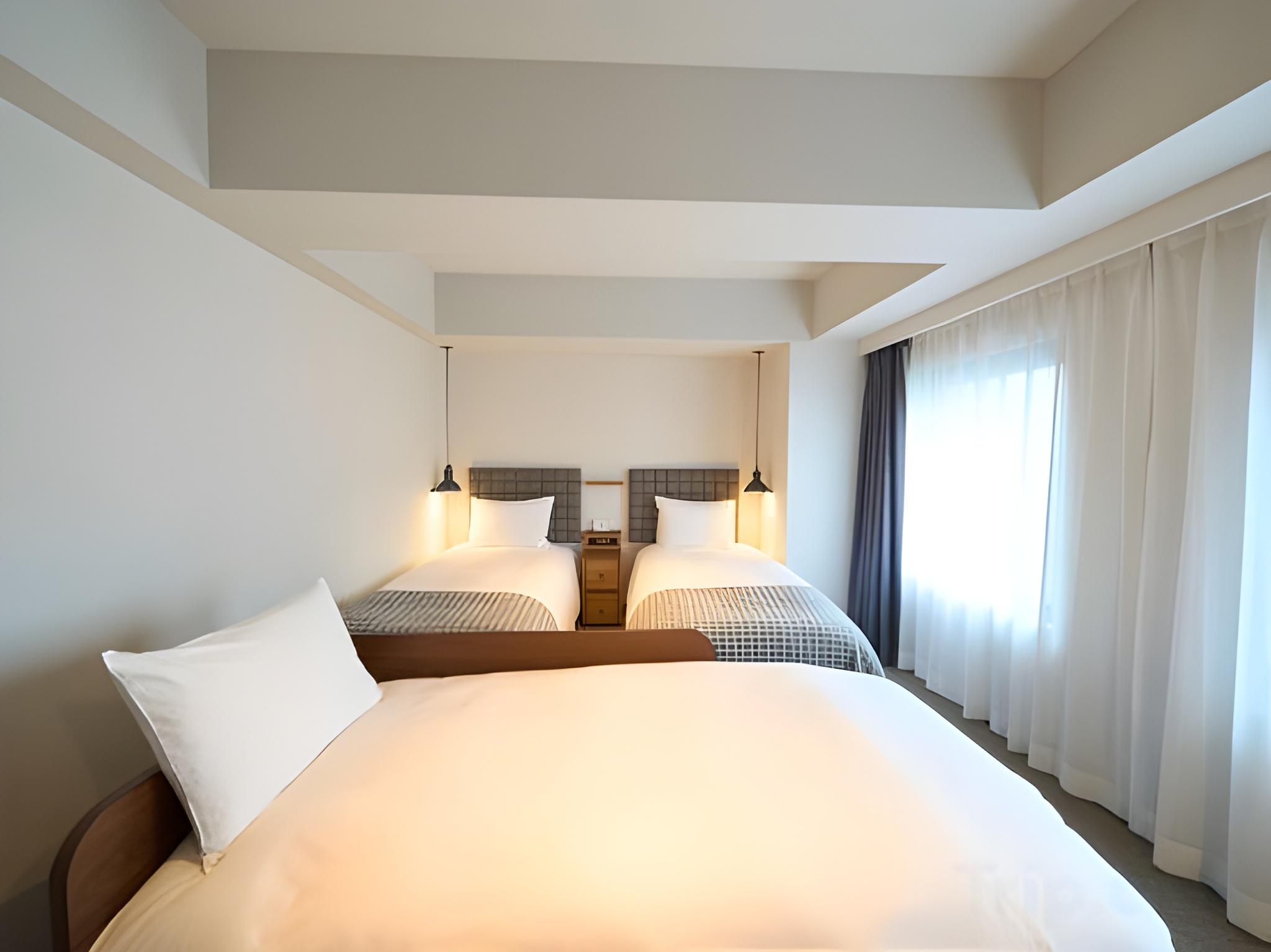 ROOM, TRIPLE