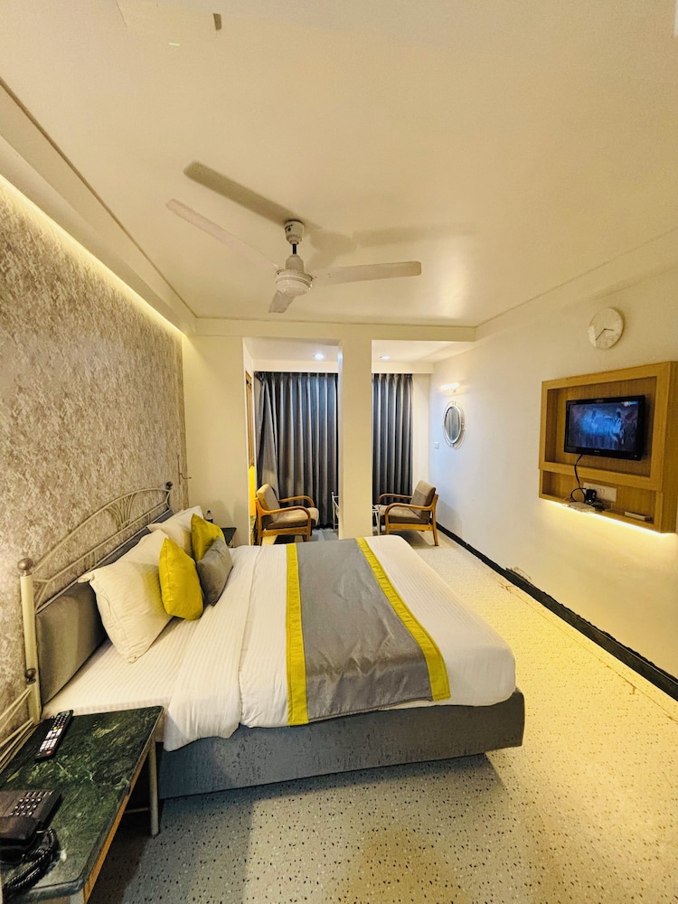 Hotel Gurukripa 17/50