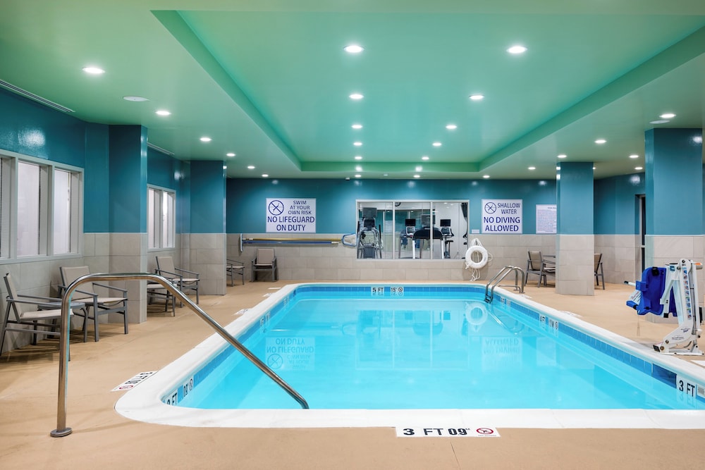 Holiday Inn Express and Suites Florence I-95 and I-20 Civic Ctr, an IHG Hotel 42/70