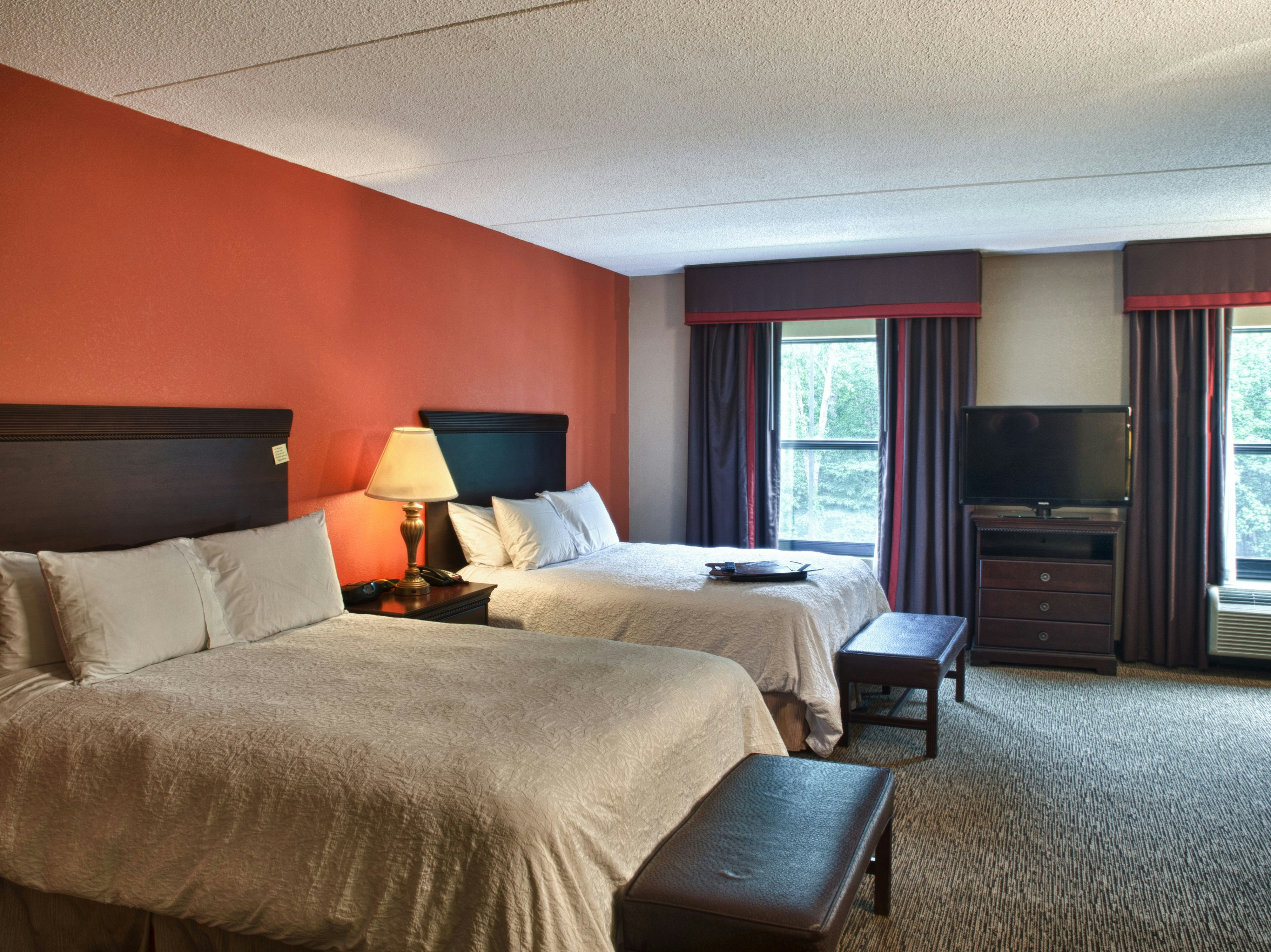 Suite, 2 Queen Beds, Accessible
